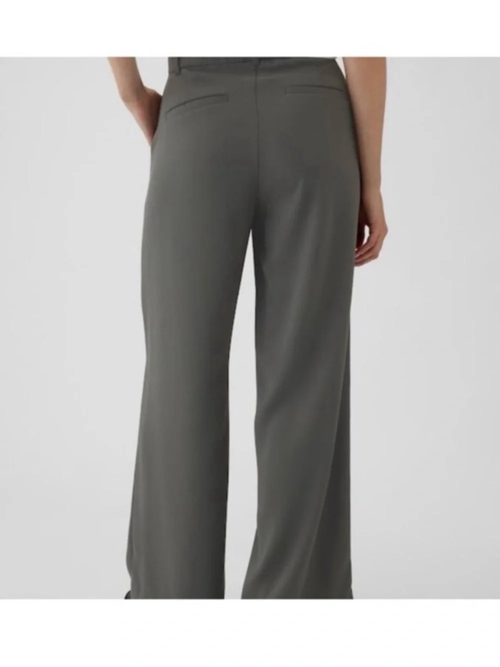 GAP- Wide Leg High-Rise Pants in Dark Gray. Size: 4 Petite